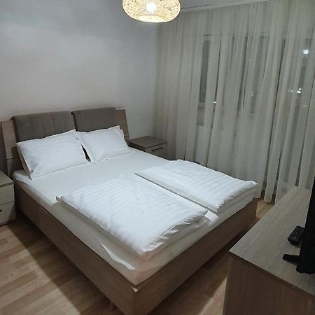 Rebecca Sweet Apartment Oradea Zewnętrze zdjęcie